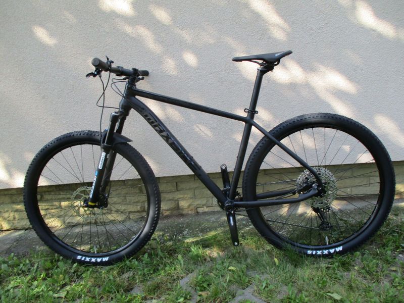 Nové 29" kolo Maxbike M909 19", vidlice Suntour Raidon RL-R air, Shimano SLX 1x12, BOOST pevné osy