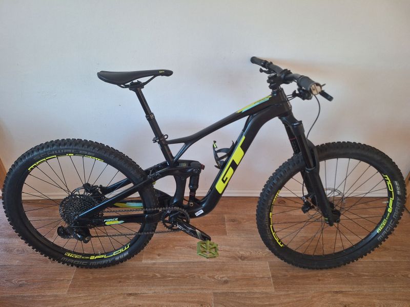 GT Force Carbon Expert 27.5