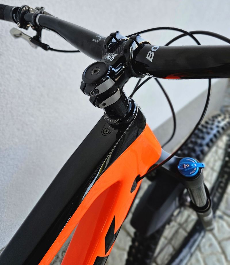 Horské kolo Trek Slash 9.8 Carbon 29″