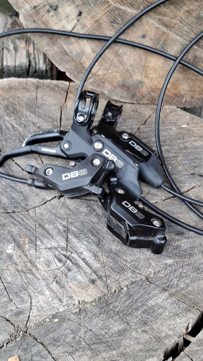 Sram DB 8