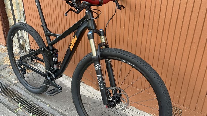 Celoodpružené kolo KTM 29” , M