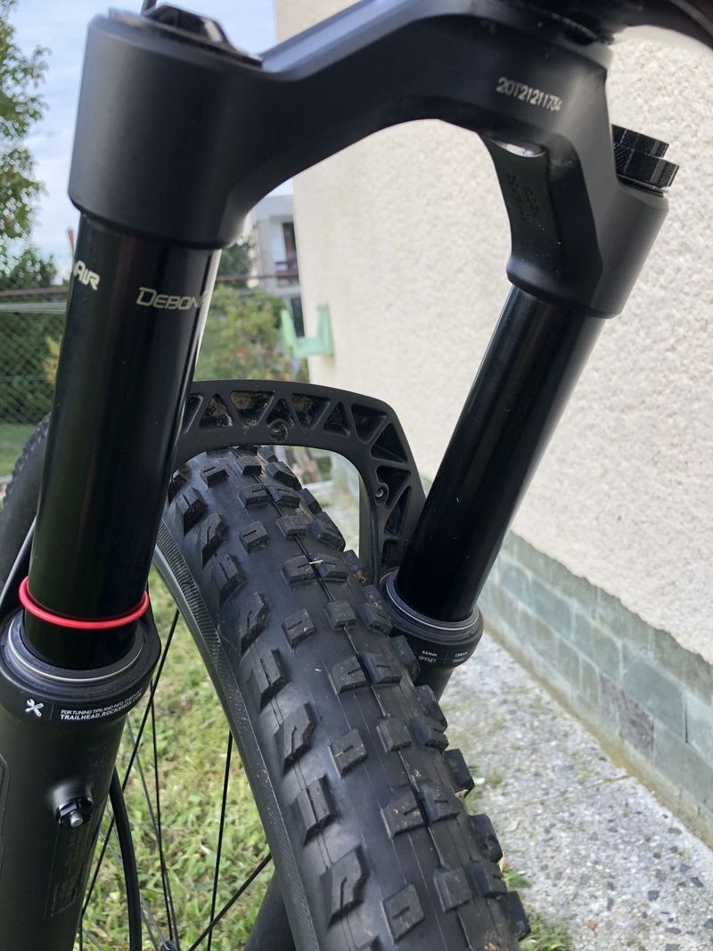 Celoodpružené horské kolo Trek Top Fuel 9.8 GX AXS - carbon red smoke