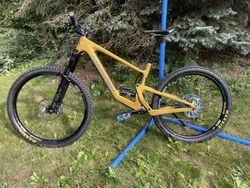 Santa Cruz Bronson V4 CC velikost L