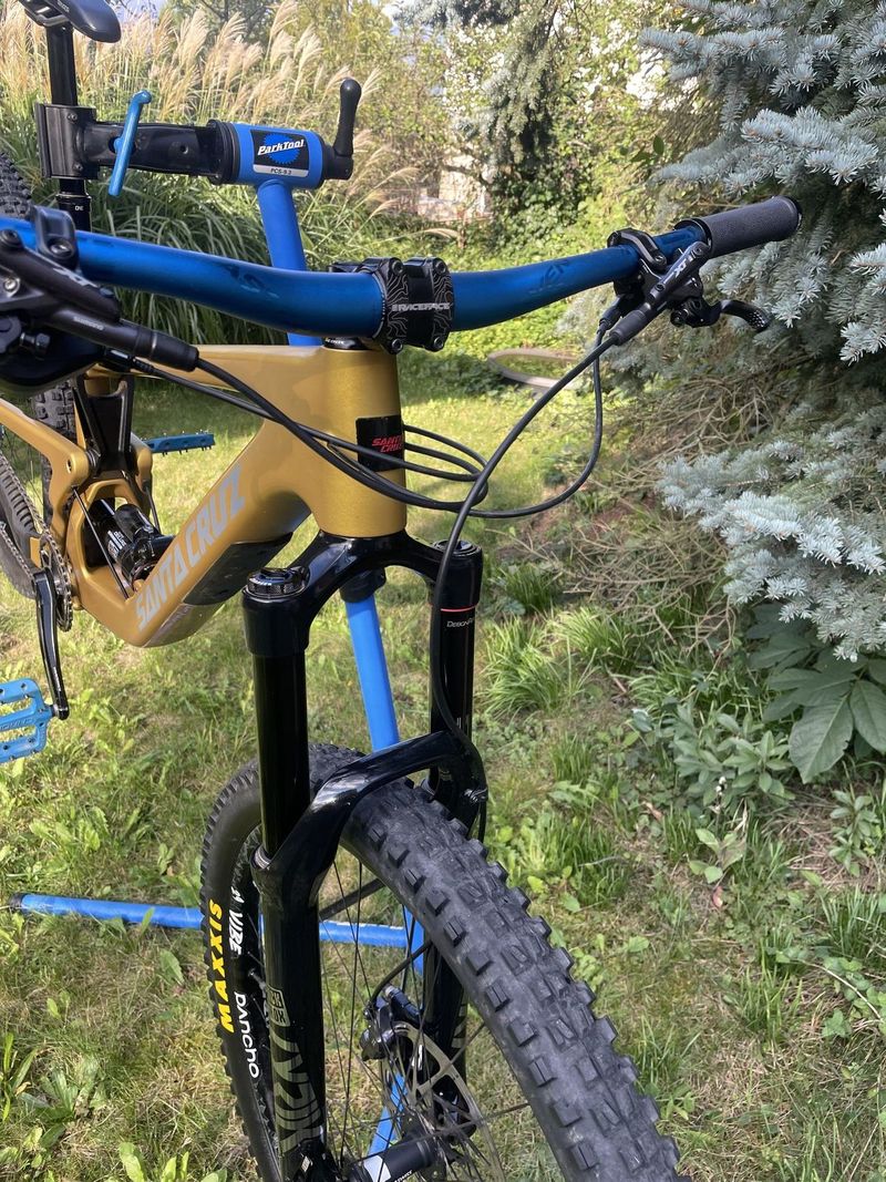 Santa Cruz Bronson V4 CC velikost L