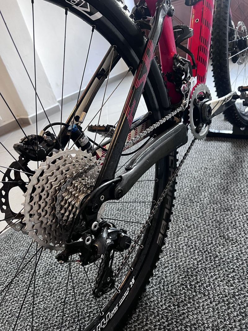 Specialized Epic Marathon Carbon 29