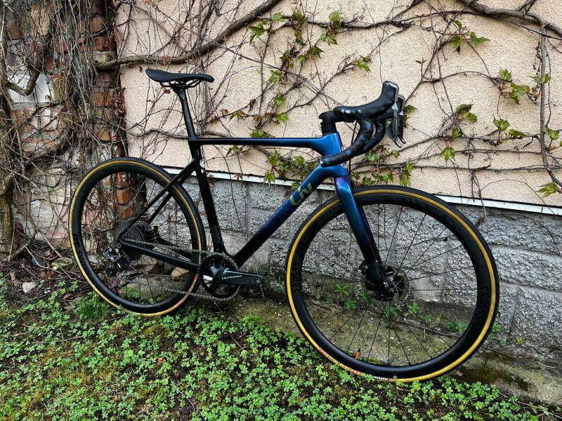 cyklokrosové/ gravel kolo Giant Liv vel M shimano Di2