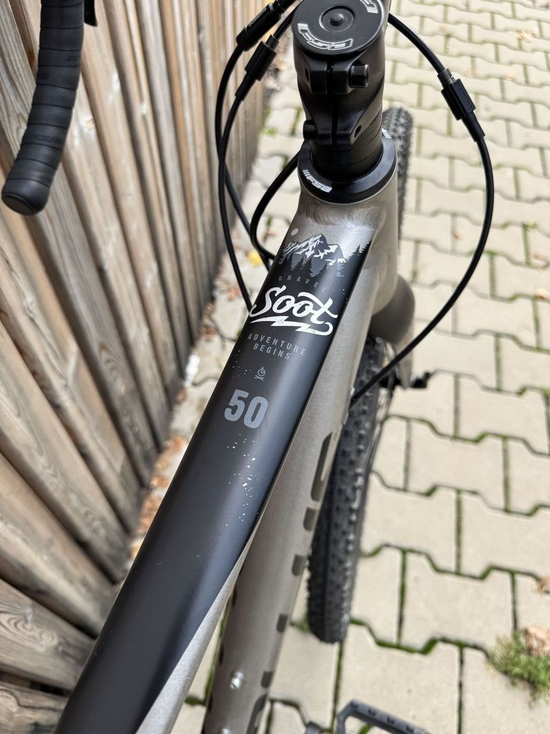 Kellys Soot 50 - velikost M ( pro postavu 170-185cm ) 