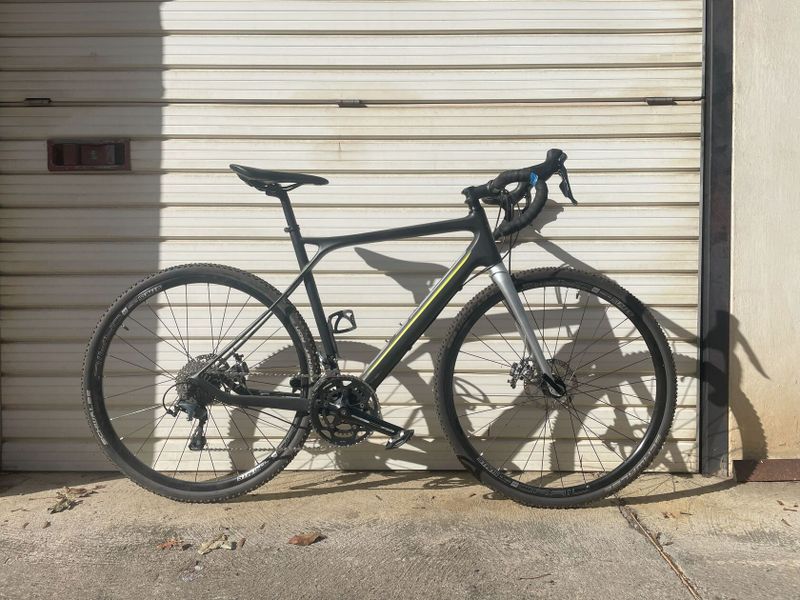 GT Grade Carbon Elite 55cm (výška jezdce 182cm)