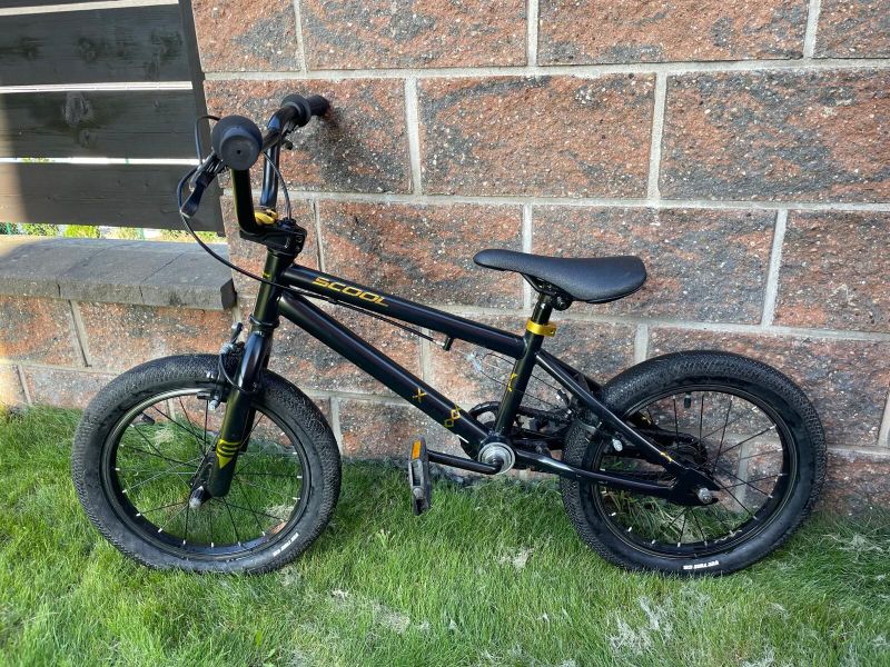 S’COOL XtriX mini 16 Dětské BMX kolo