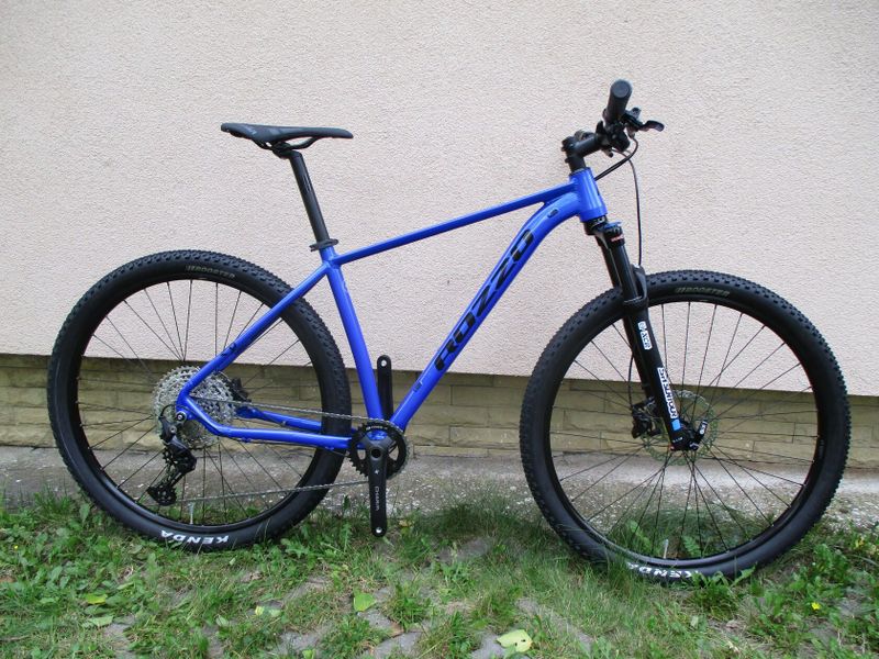 Nové 29" kolo ROZZO BOOST, vzduchová vidlice Suntour XCR, osazení Shimano Deore 1x12, pevné osy