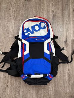 Batoh s páteřákem Evoc FR Enduro Blackline 16 batoh