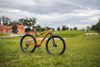 TREK Supercaliber Gen 1 - Factory Orange (vel. L)