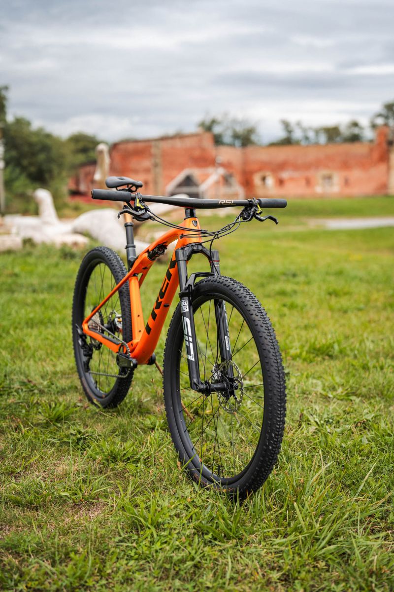 TREK Supercaliber Gen 1 - Factory Orange (vel. L)