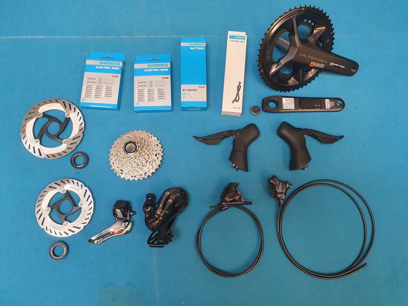 Sada SHIMANO Ultegra Di2 Disc R8170 12s 52/36, Power Meter!