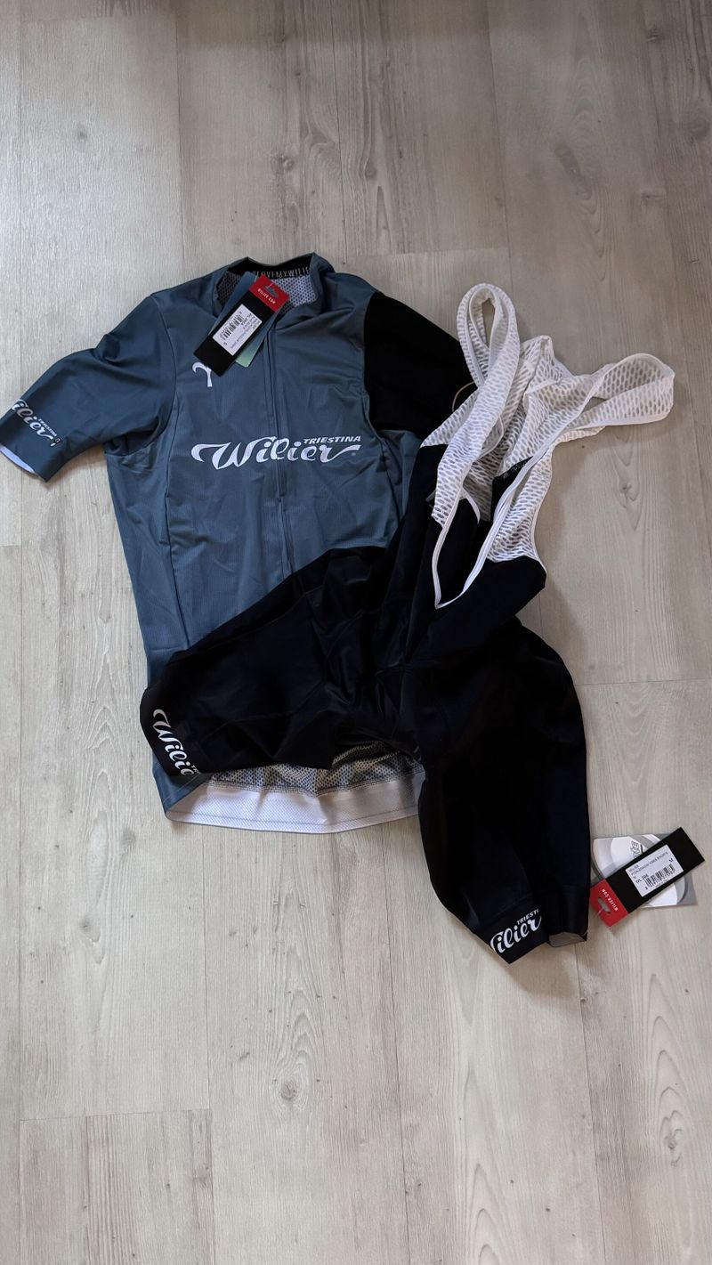 Dres + kalhoty Wilier Triestina (nové)