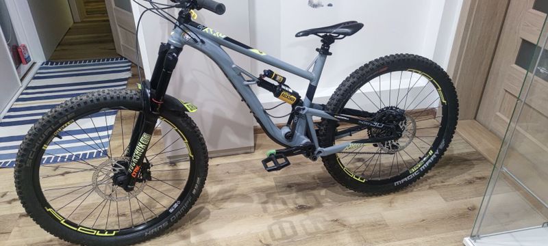 Celoodpružené enduro kolo Kellys Thorx 30