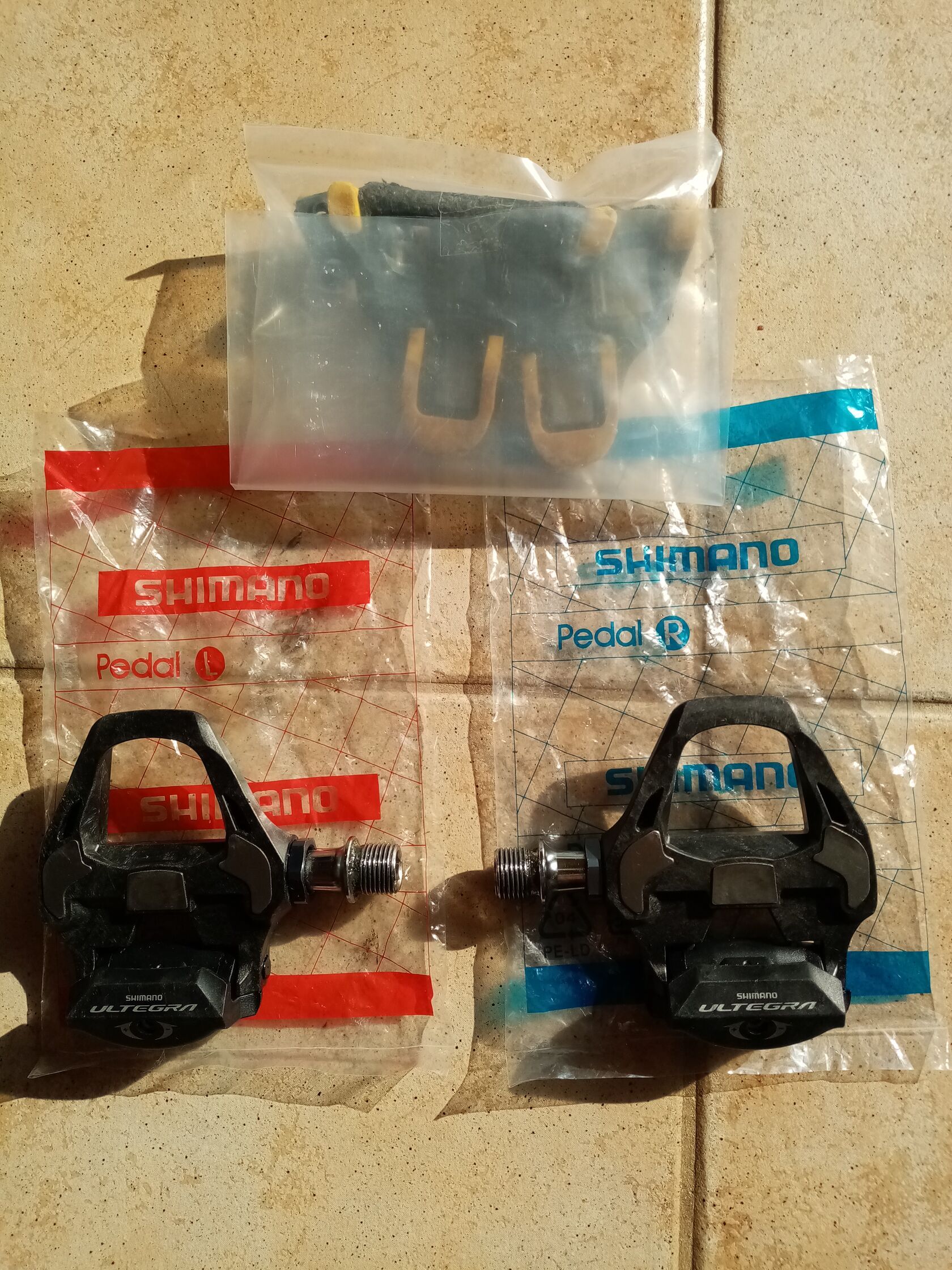 Pedály Shimano Ultegra PD-R8000, silniční, Karbon, 246 g. 