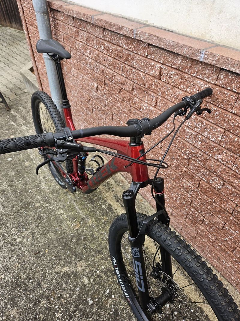 TREK Top Fuel 8 Gen 3 Crimson XL