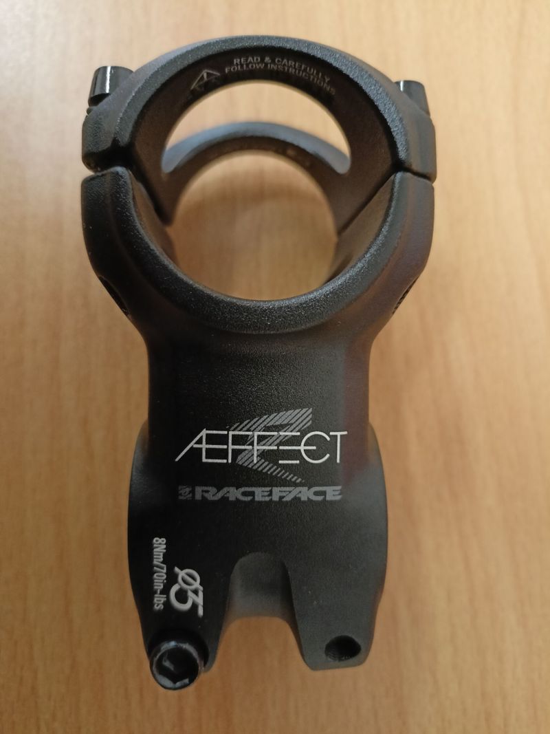 Nový představec Race Face Aeffect R 35x50 mm