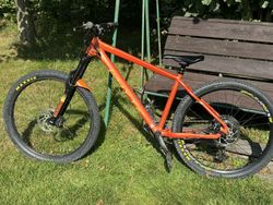 Trailové horské kolo Whyte 806 Compact V4