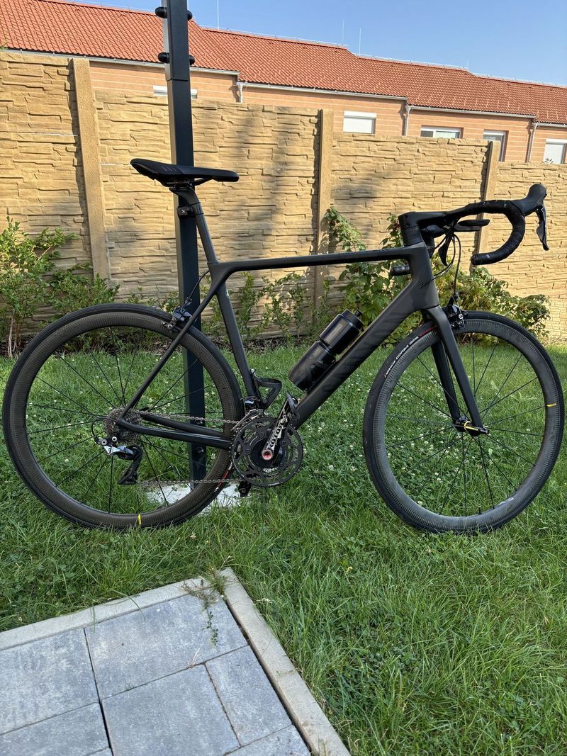 Canyon Ultimate CF SLX vel L, duální wattmetr