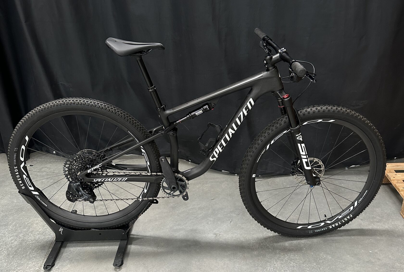 Specialized Epic expert 2023