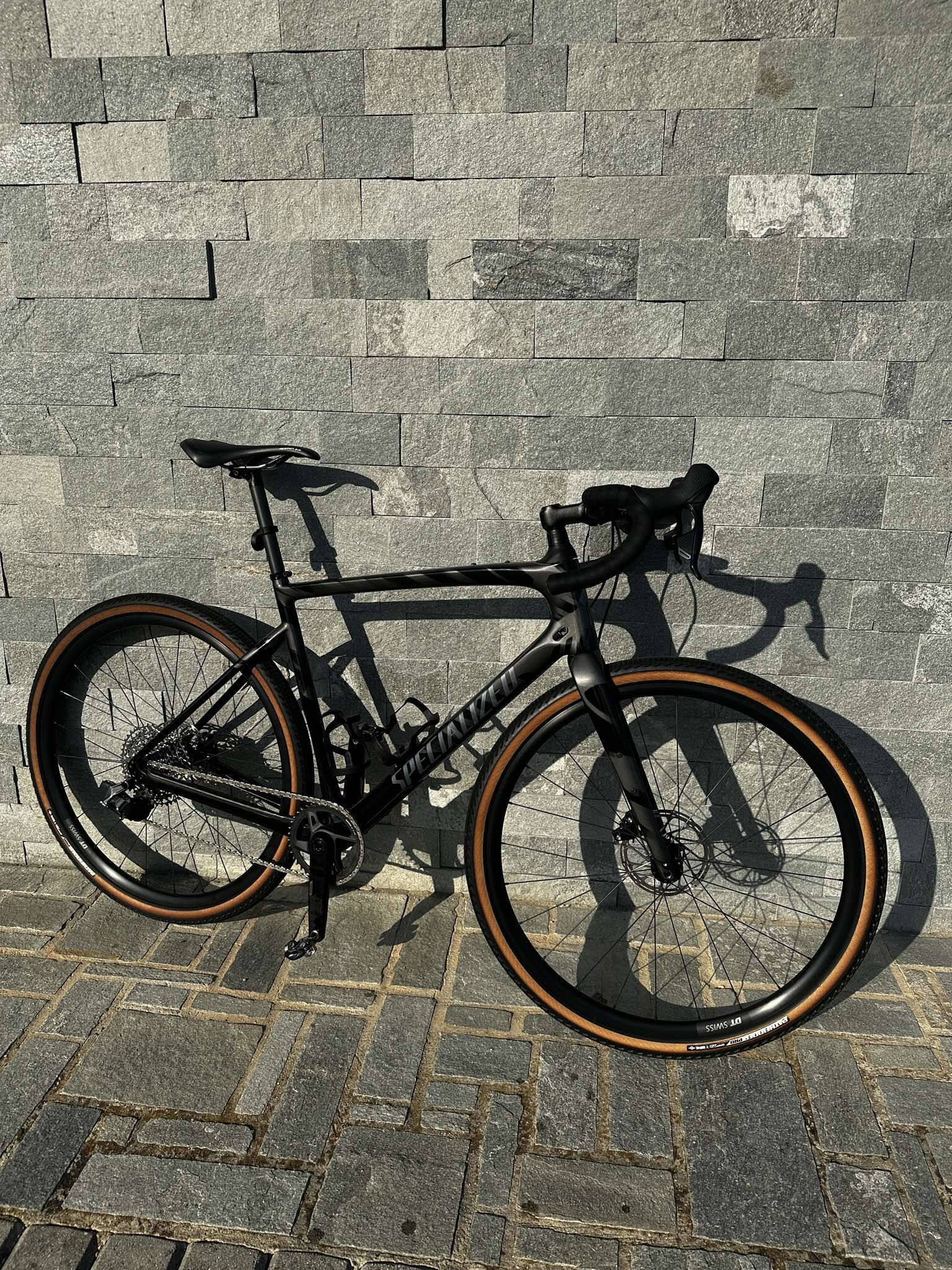 Specialized diverge sport karbon AXS rival