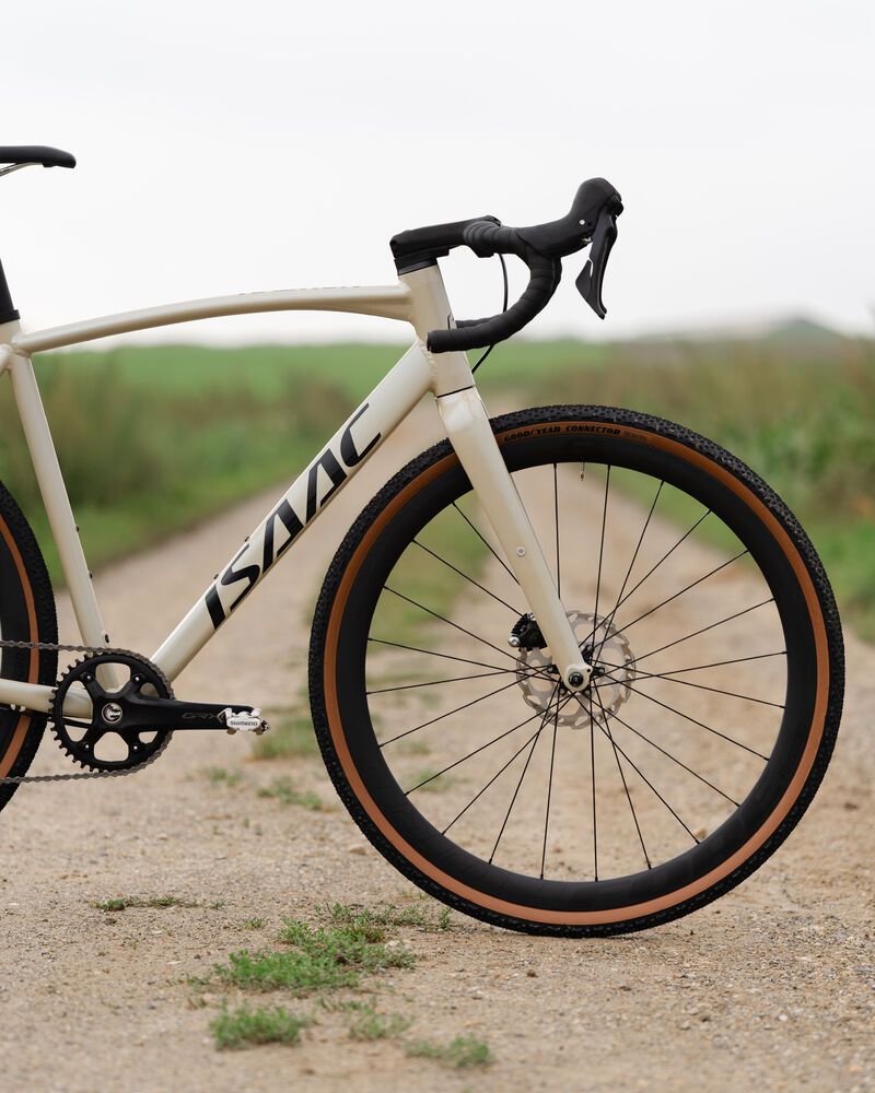 Testovací gravel Isaac Hadron Xplore Mojave Sand GRX 1x11 L + karbonová kola FORE (DT 350)