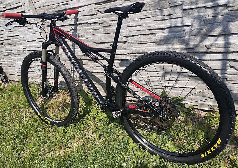 Specialized Epic celoodpružené kolo v dobrém stavu