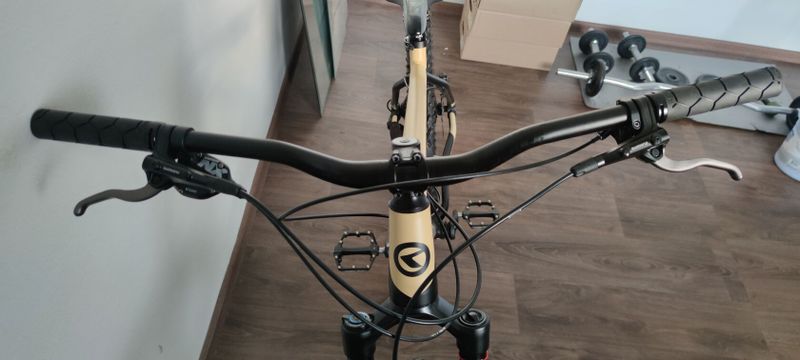 Kellys Gibon 50 + Vidlice Rock Shox Pike 160