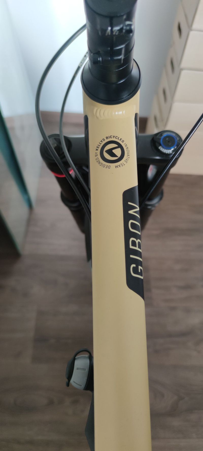 Kellys Gibon 50 + Vidlice Rock Shox Pike 160