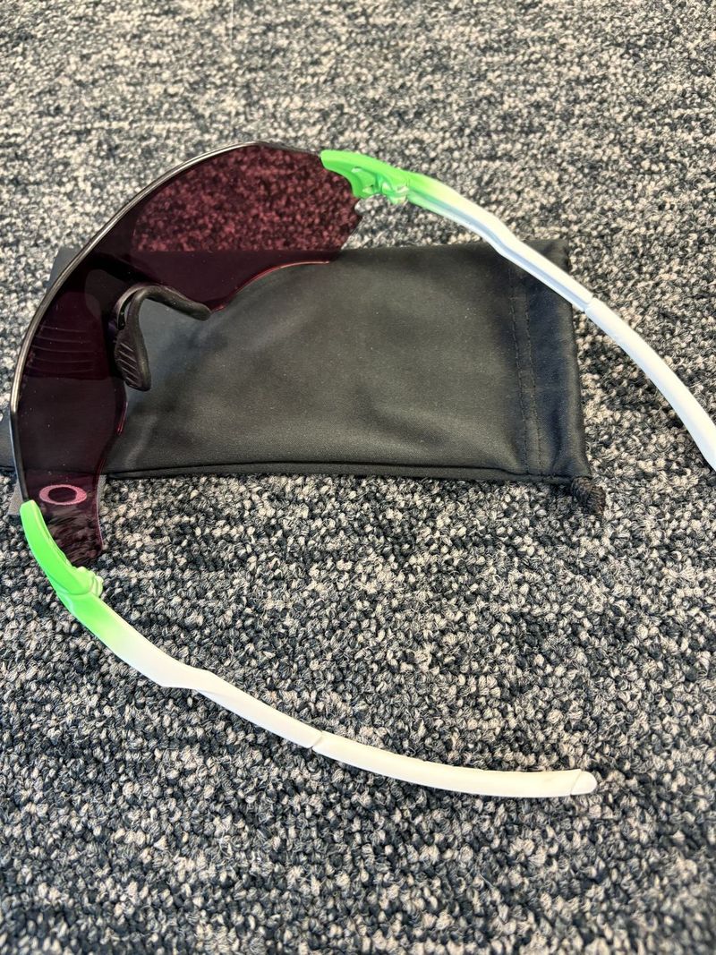 Oakley EV Zero Range