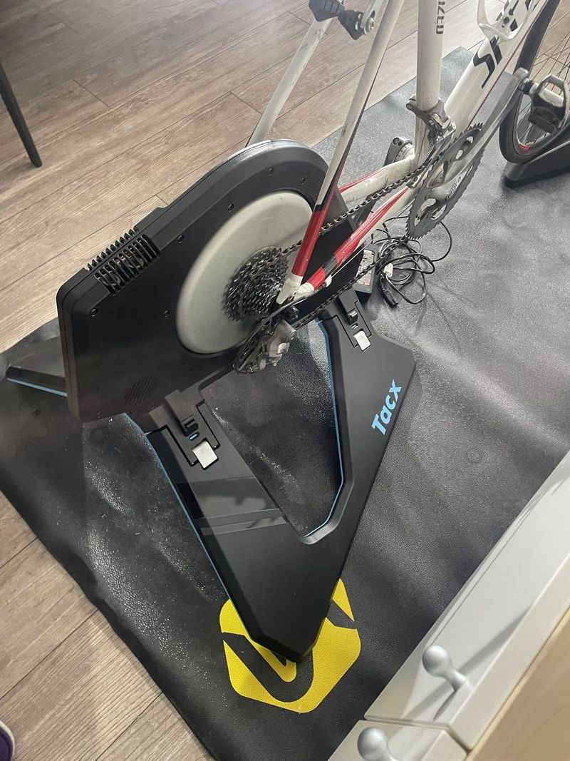 Cyklotrenažér Tacx Neo Smart 2T