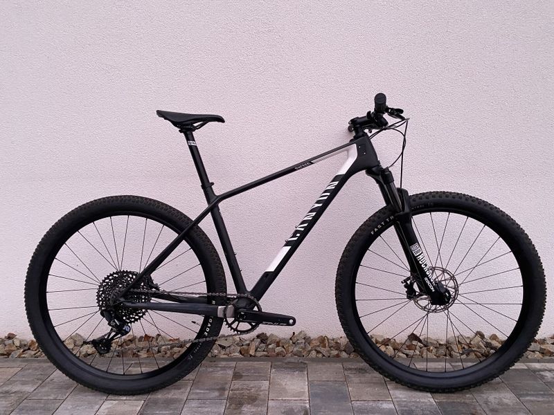 Canyon Exceed CF SL, vel.L, spoustu zánovních dílů