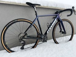 Karbonový cyklokros - gravel bike: STEVENS SUPER PRESTIGE 1x11 - nový CUSTOM LAK, velikost 52