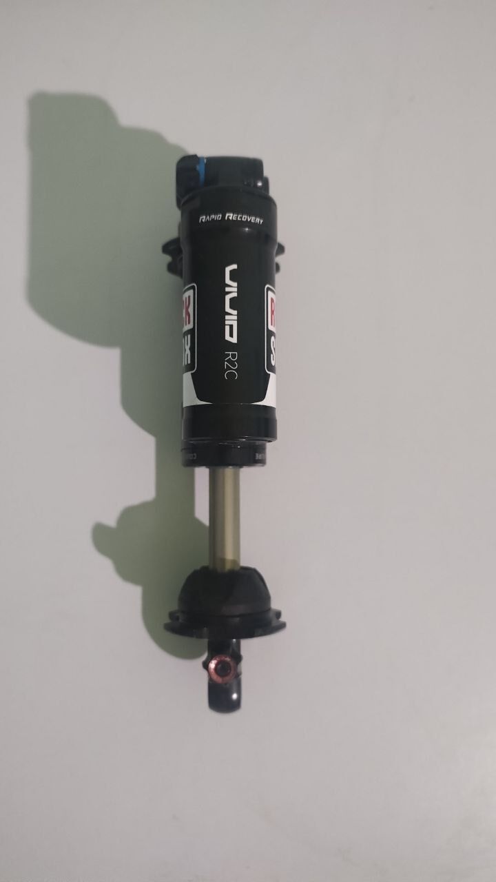 RockShox Vivid Coil RC2 200x57