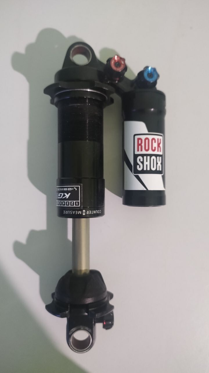 RockShox Vivid Coil RC2 200x57