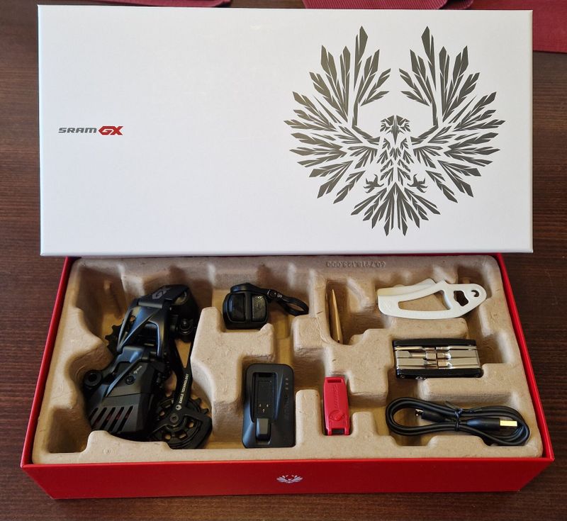 Sram GX Eagle AXS Upgrade Kit (přehazovačka s baterií, POD tlačítka, nabíječka)