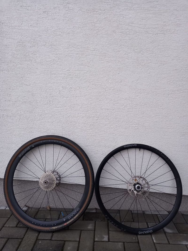 1620g Zapletená kola PANCHOWHEELS SPIRIT 35 DISC