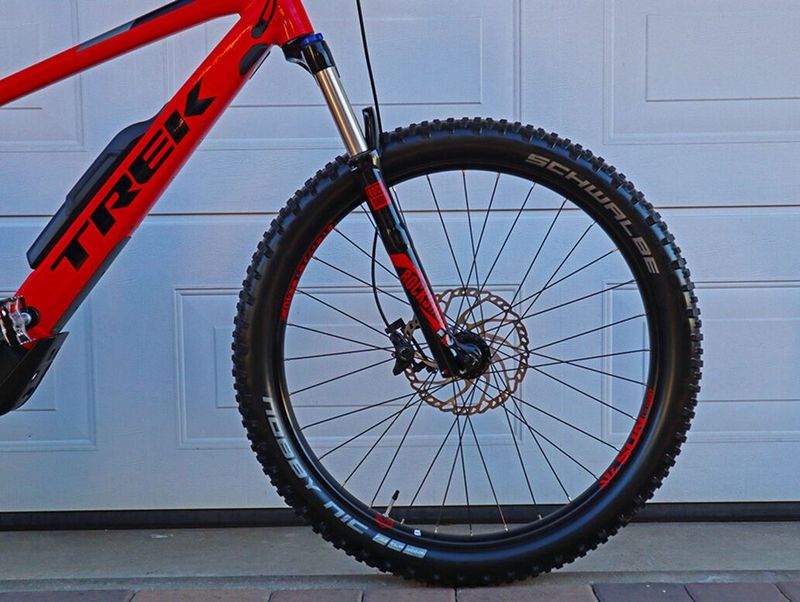 ELEKTROKOLO TREK POWERFLY 7 – CELOODPRUŽENÉ 21.5“!