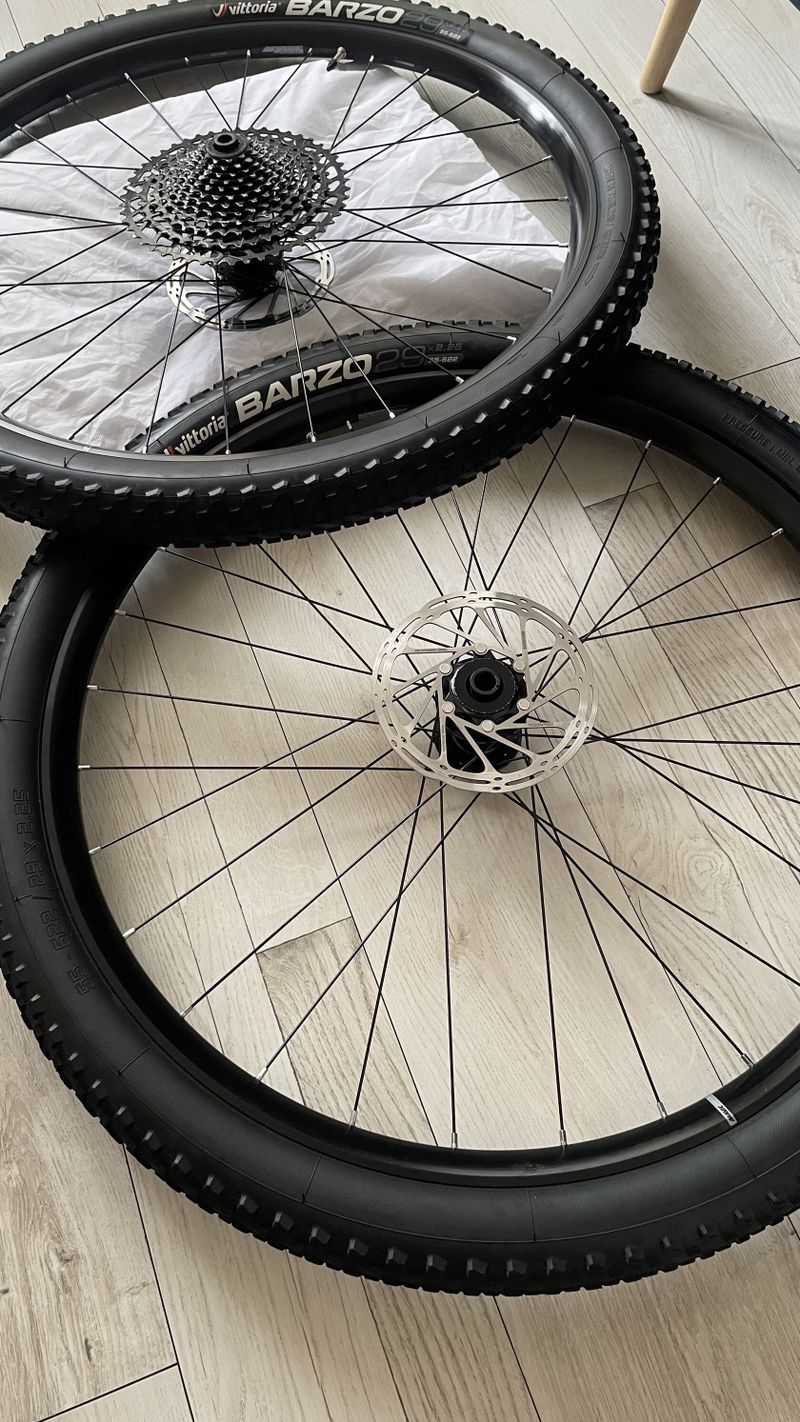 SRAM SX EAGLE 1x12 SADA + KOLA MAVIC S OBUTÍM VITTORIA BARZO