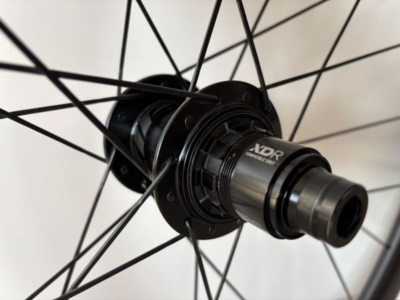 Zapletená kola Zipp 303 S ořech XDR i Shimano