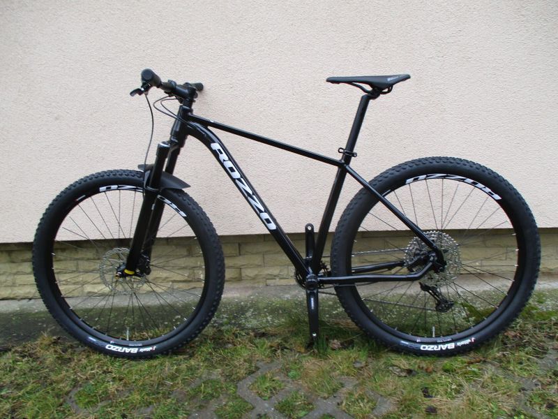 Nové 29" kolo ROZZO BOOST, vzduch. vidlice Suntour Raidon, osazení Shimano SLX/Deore 1x12, pevné osy