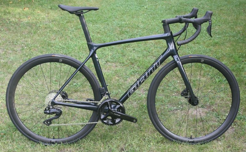 GIANT TCR Advanced 1+ Disc Di2 2023/2024 – závodní karbonová silnička - NOVÁ