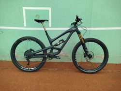 YT CAPRA 29 CF Pro Race