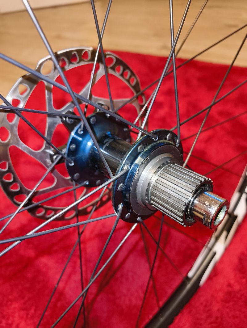 Zapletená kola SHIMANO SLX 