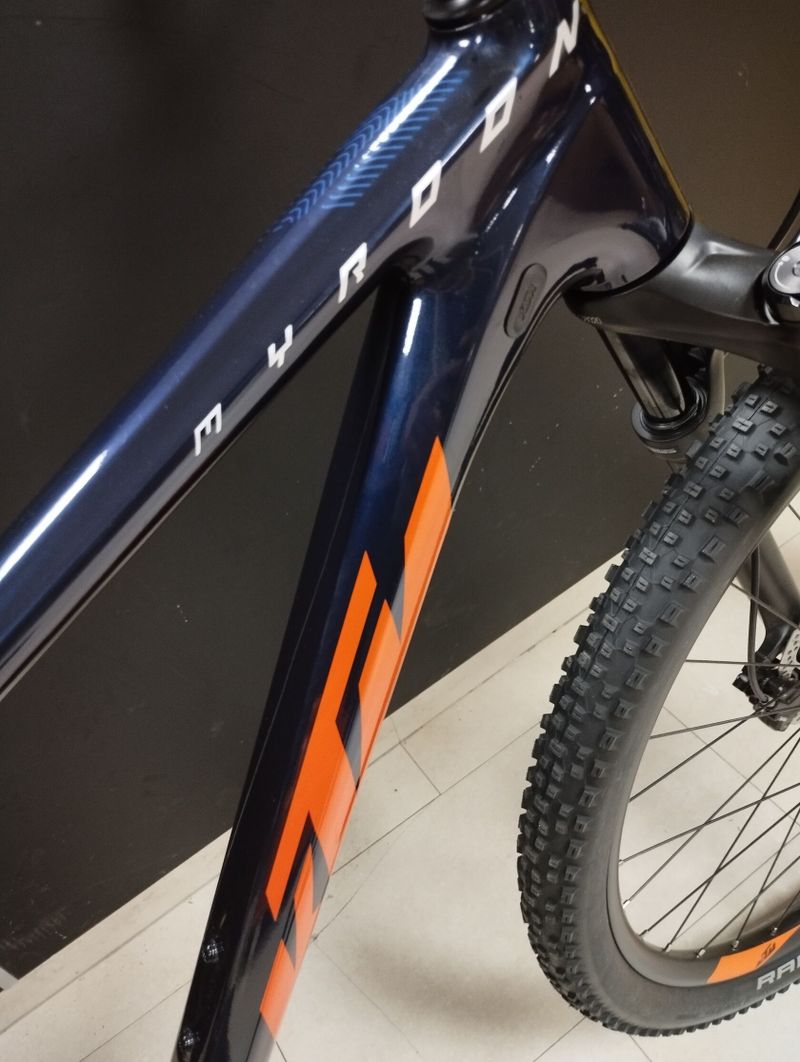 KTM myroon pro