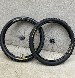 Ethirteen DH 29 wheelset Grappler