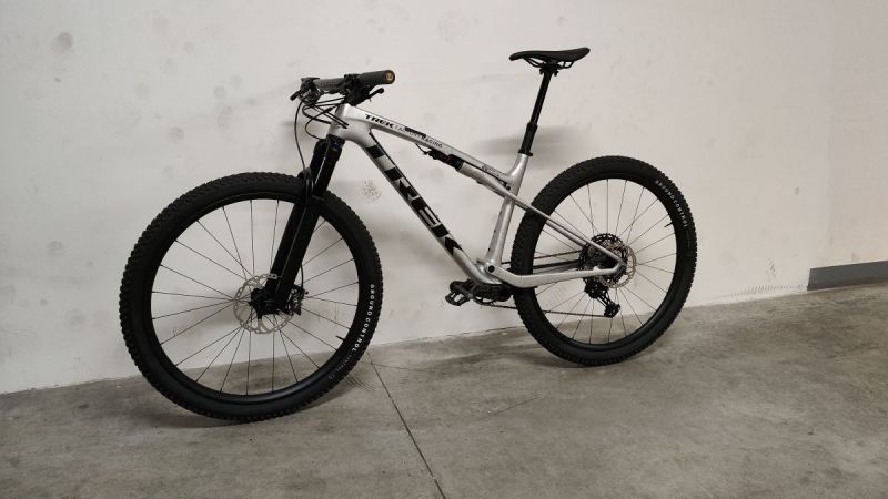 Karbonový Trek Supercaliber SLR 9.8 XT Gen 2, vel L