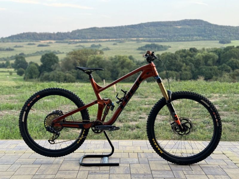 TREK SLASH 8